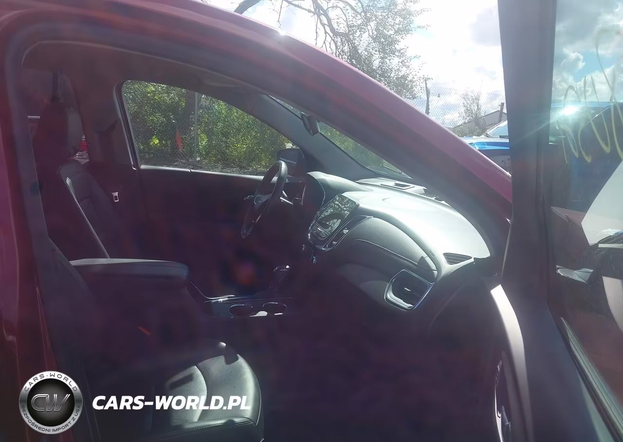 2018 Chevrolet Equinox Premier VIN:2GNAXVEV2J6315397 - 5