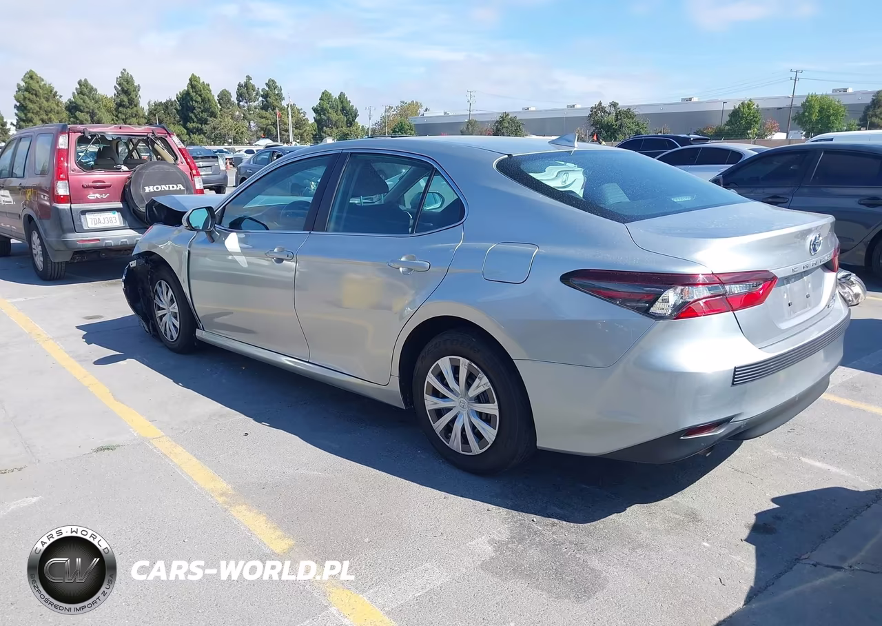 2024 Toyota Camry Hybrid Le VIN:4T1C31AK8RU626486 - 3
