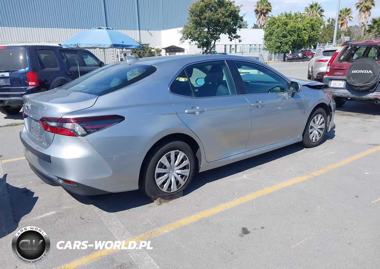 2024 Toyota Camry Hybrid Le VIN:4T1C31AK8RU626486 - 4