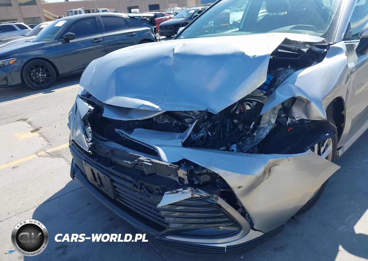 2024 Toyota Camry Hybrid Le VIN:4T1C31AK8RU626486 - 6