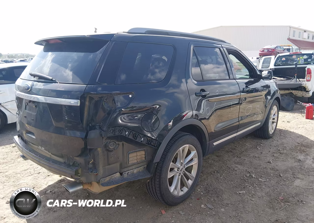 2018 Ford Explorer Xlt VIN:1FM5K7D82JGB29905 - 4
