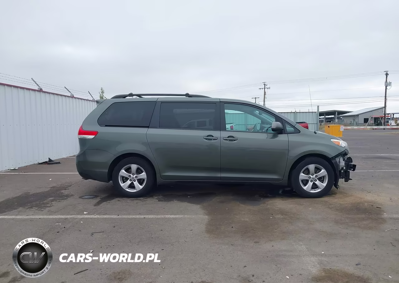 2013 Toyota Sienna Le V6 8 Passenger VIN:5TDKK3DC3DS379295 - 13