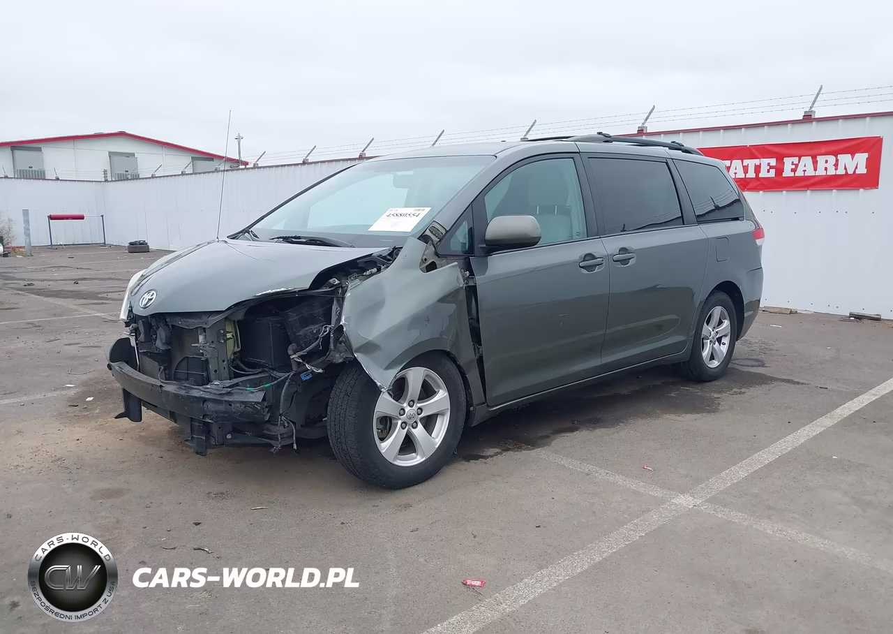 2013 Toyota Sienna Le V6 8 Passenger VIN:5TDKK3DC3DS379295 - 2