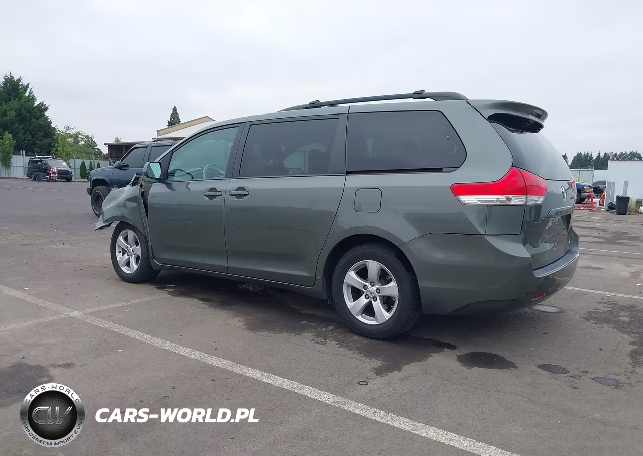 2013 Toyota Sienna Le V6 8 Passenger VIN:5TDKK3DC3DS379295 - 3