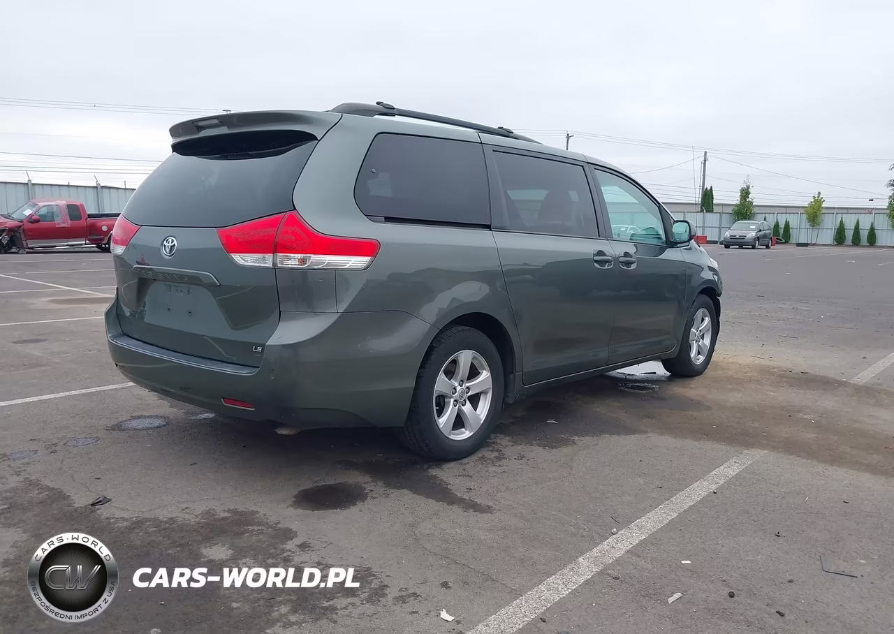 2013 Toyota Sienna Le V6 8 Passenger VIN:5TDKK3DC3DS379295 - 4