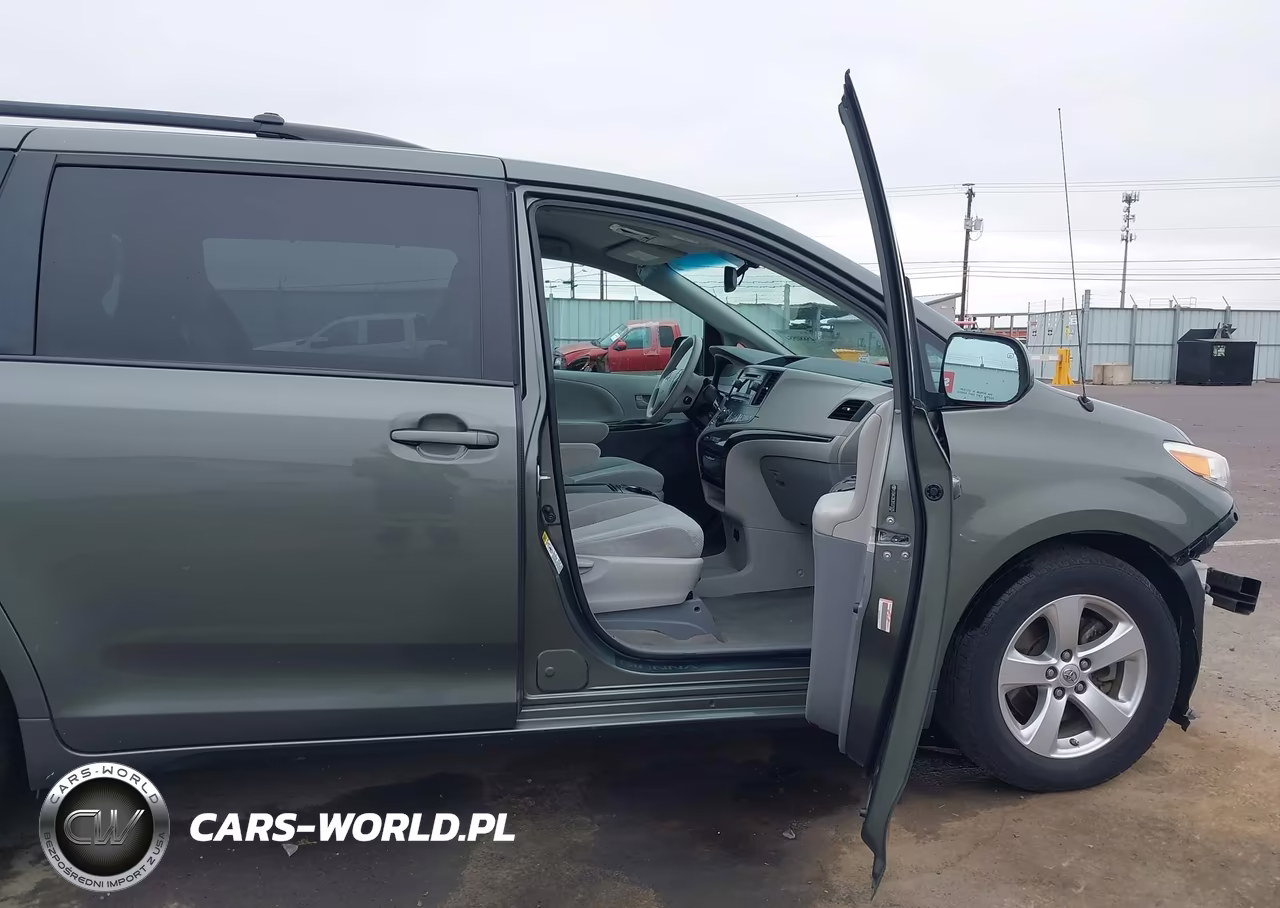 2013 Toyota Sienna Le V6 8 Passenger VIN:5TDKK3DC3DS379295 - 5