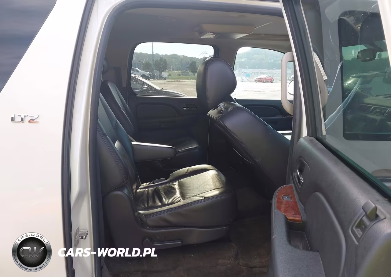2010 Chevrolet Suburban 1500 Ltz VIN:1GNUKKE34AR185880 - 7