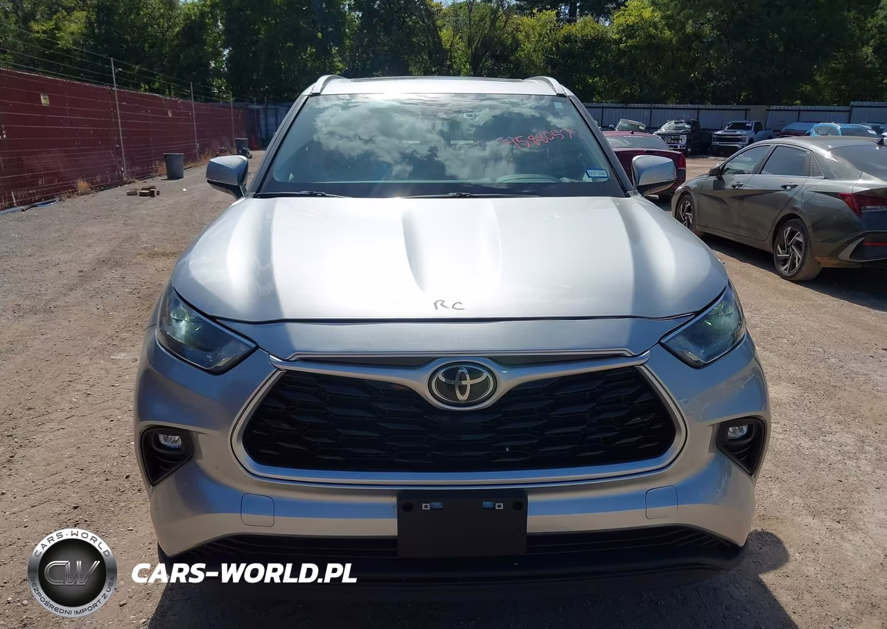 2022 Toyota Highlander Xle VIN:5TDGZRAH2NS121565 - 13