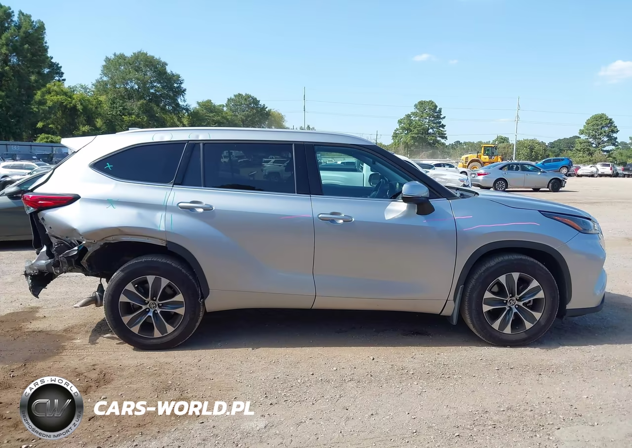 2022 Toyota Highlander Xle VIN:5TDGZRAH2NS121565 - 14