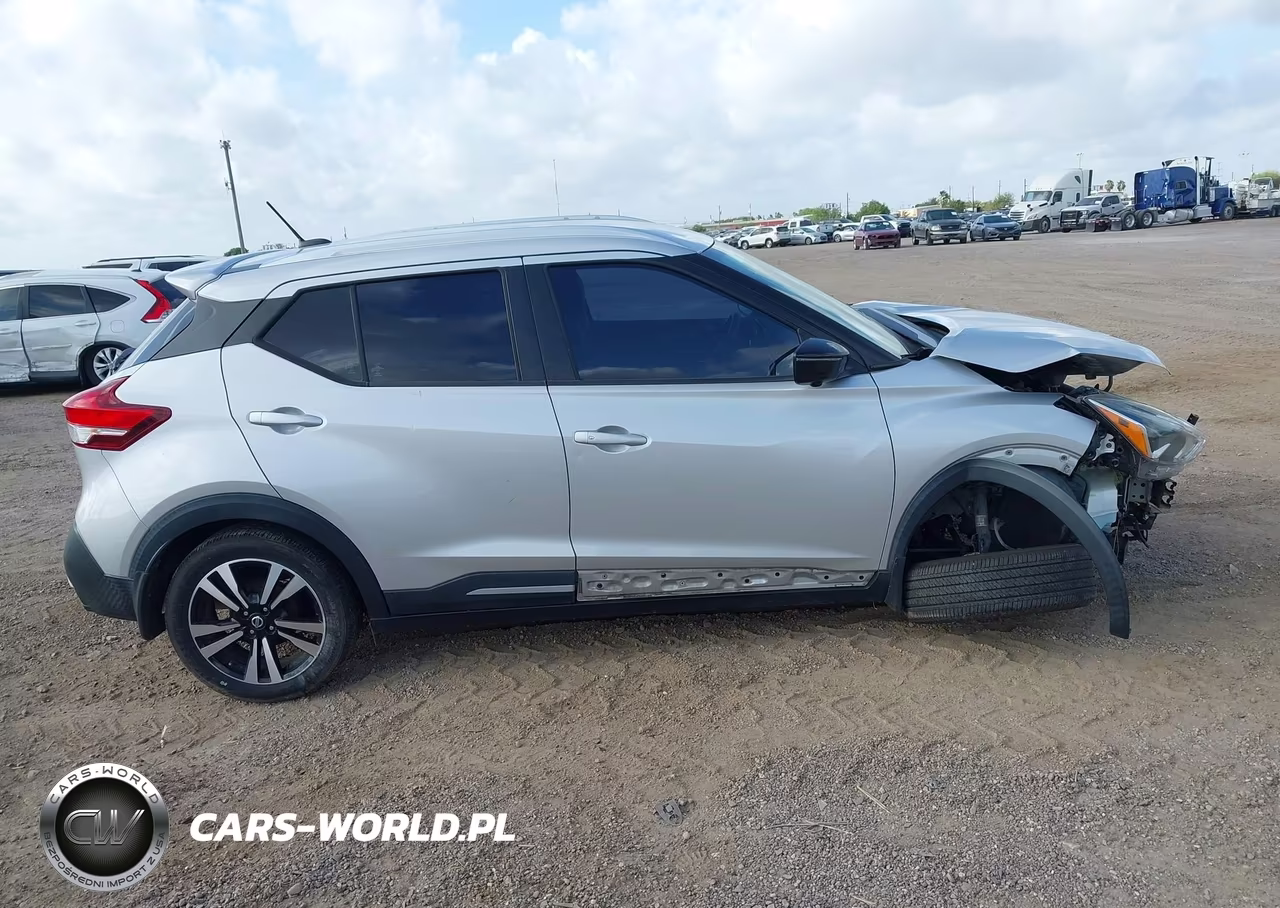 2019 Nissan Kicks Sr VIN:3N1CP5CU2KL542195 - 13