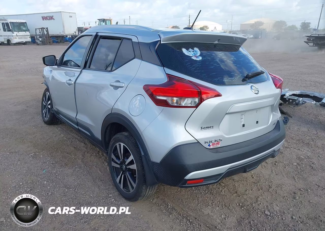 2019 Nissan Kicks Sr VIN:3N1CP5CU2KL542195 - 3