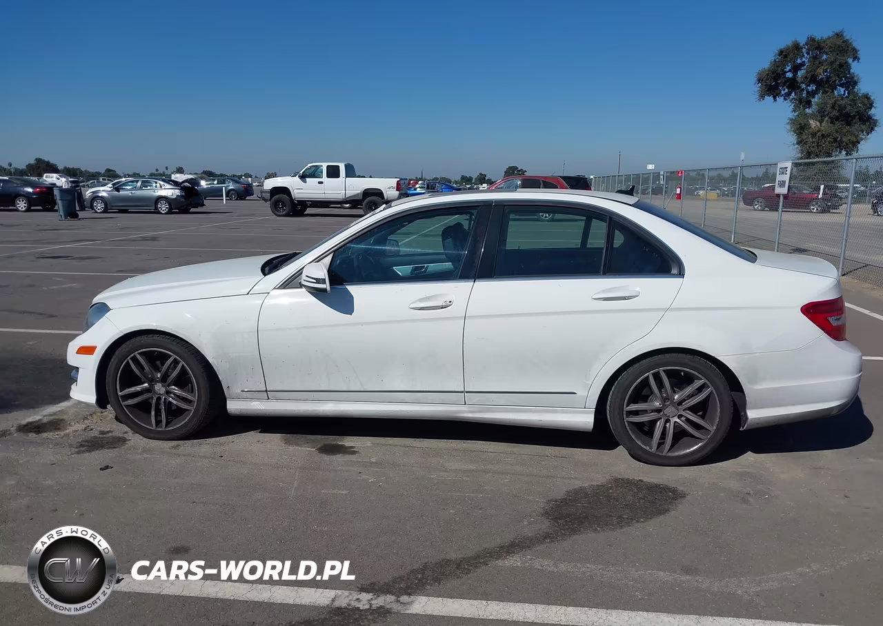 2013 Mercedes-Benz C 250 Sport VIN:WDDGF4HB5DA862324 - 14