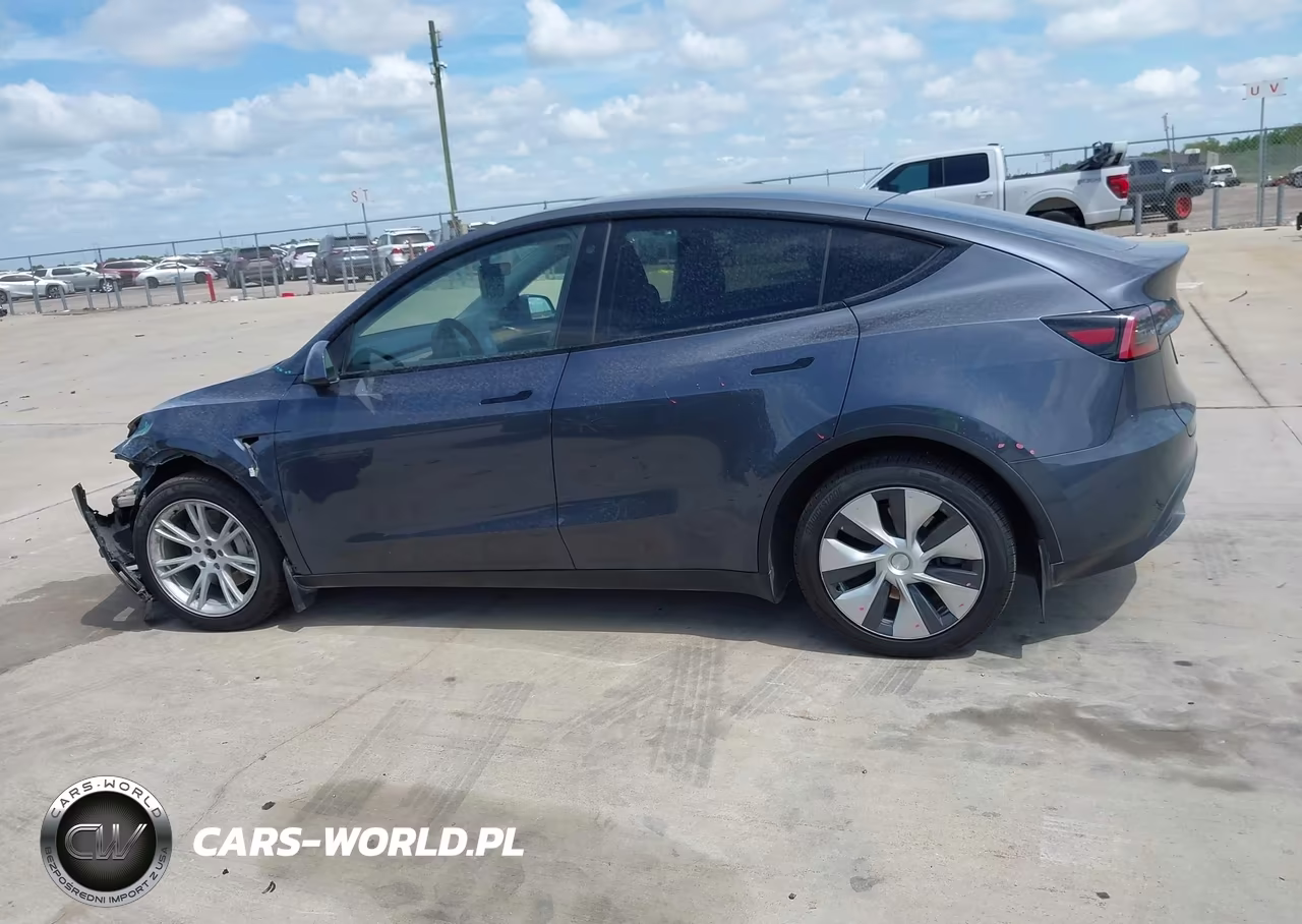 2023 Tesla Model Y VIN:7SAYGDEE1PA090880 - 13
