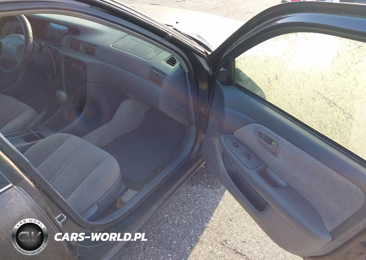 2001 Toyota Camry Le VIN:4T1BG22K21U820973 - 5