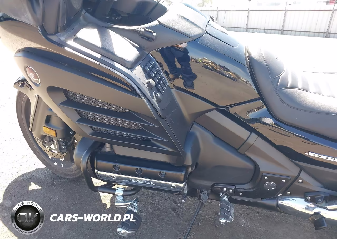 2013 Honda Gl1800 B VIN:JH2SC6840DK001127 - 9