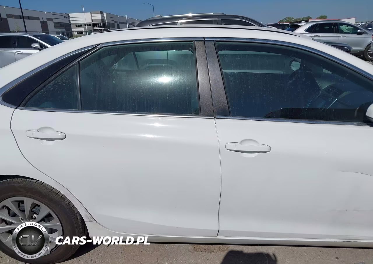 2016 Toyota Camry Le VIN:4T1BF1FK2GU563622 - 13