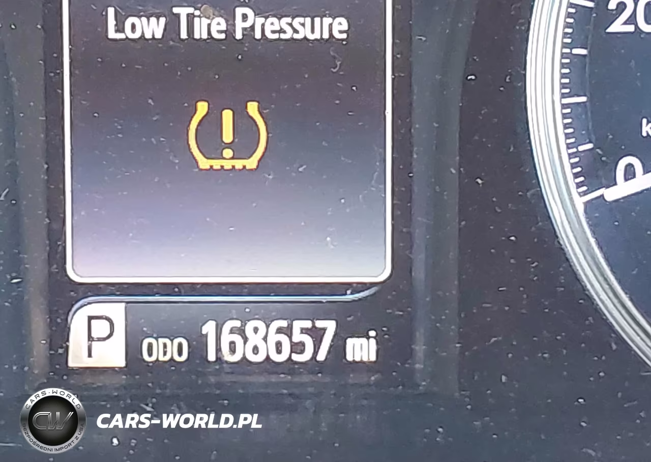 2016 Toyota Camry Le VIN:4T1BF1FK2GU563622 - 15