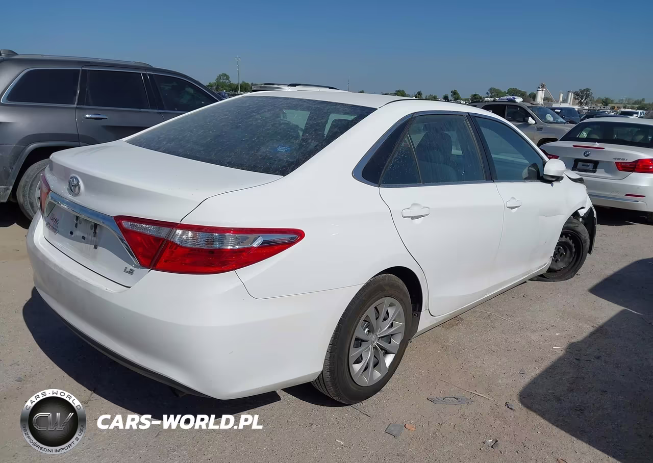 2016 Toyota Camry Le VIN:4T1BF1FK2GU563622 - 4