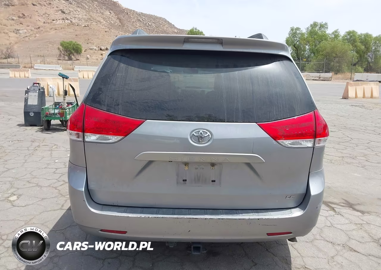 2013 Toyota Sienna Le V6 8 Passenger VIN:5TDKK3DC1DS282063 - 16