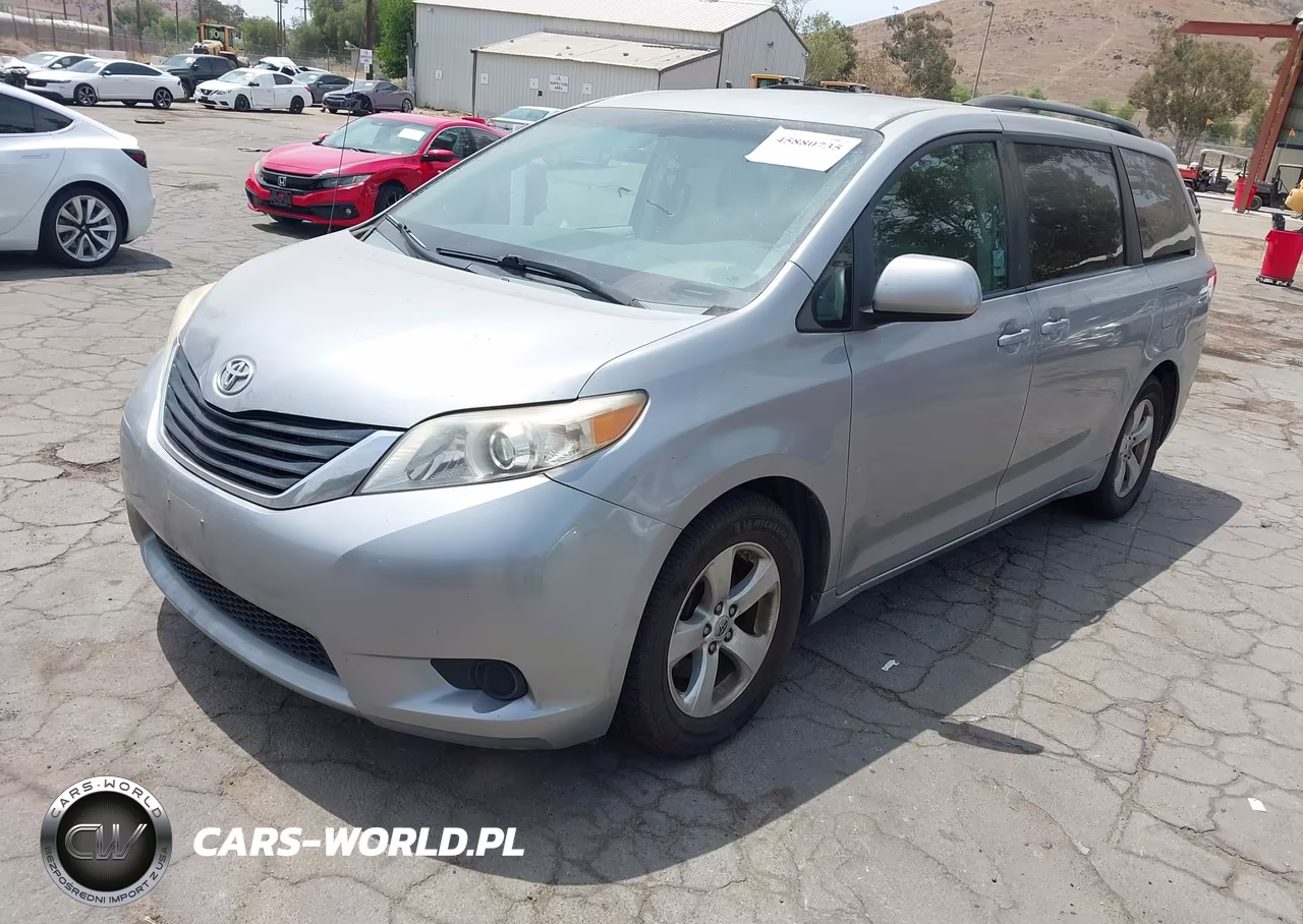 2013 Toyota Sienna Le V6 8 Passenger VIN:5TDKK3DC1DS282063 - 2