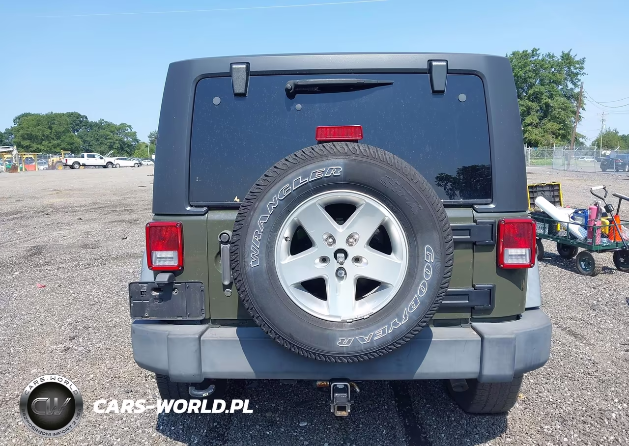 2015 Jeep Wrangler Sport VIN:1C4AJWAGXFL588819 - 16