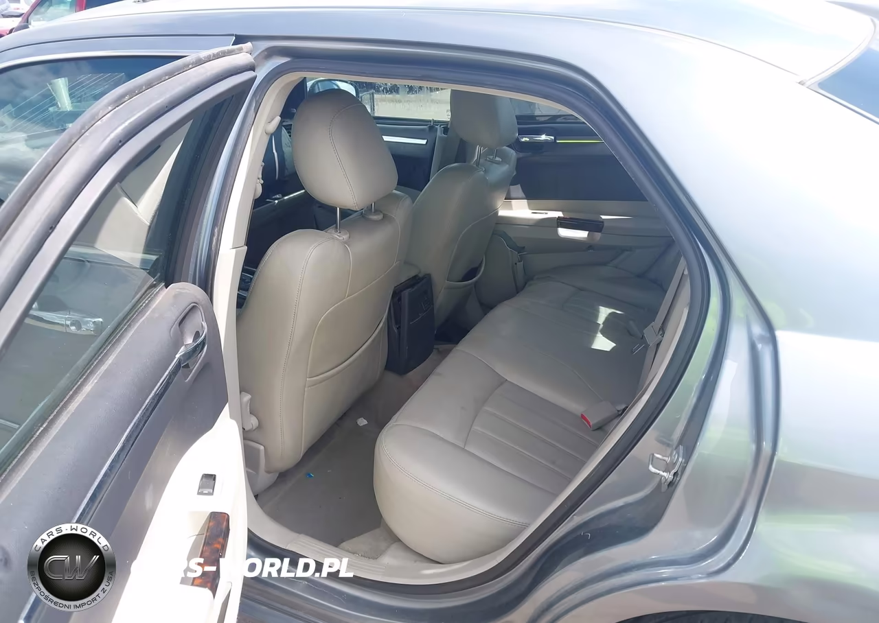 2007 Chrysler 300C VIN:2C3KA63HX7H724363 - 8