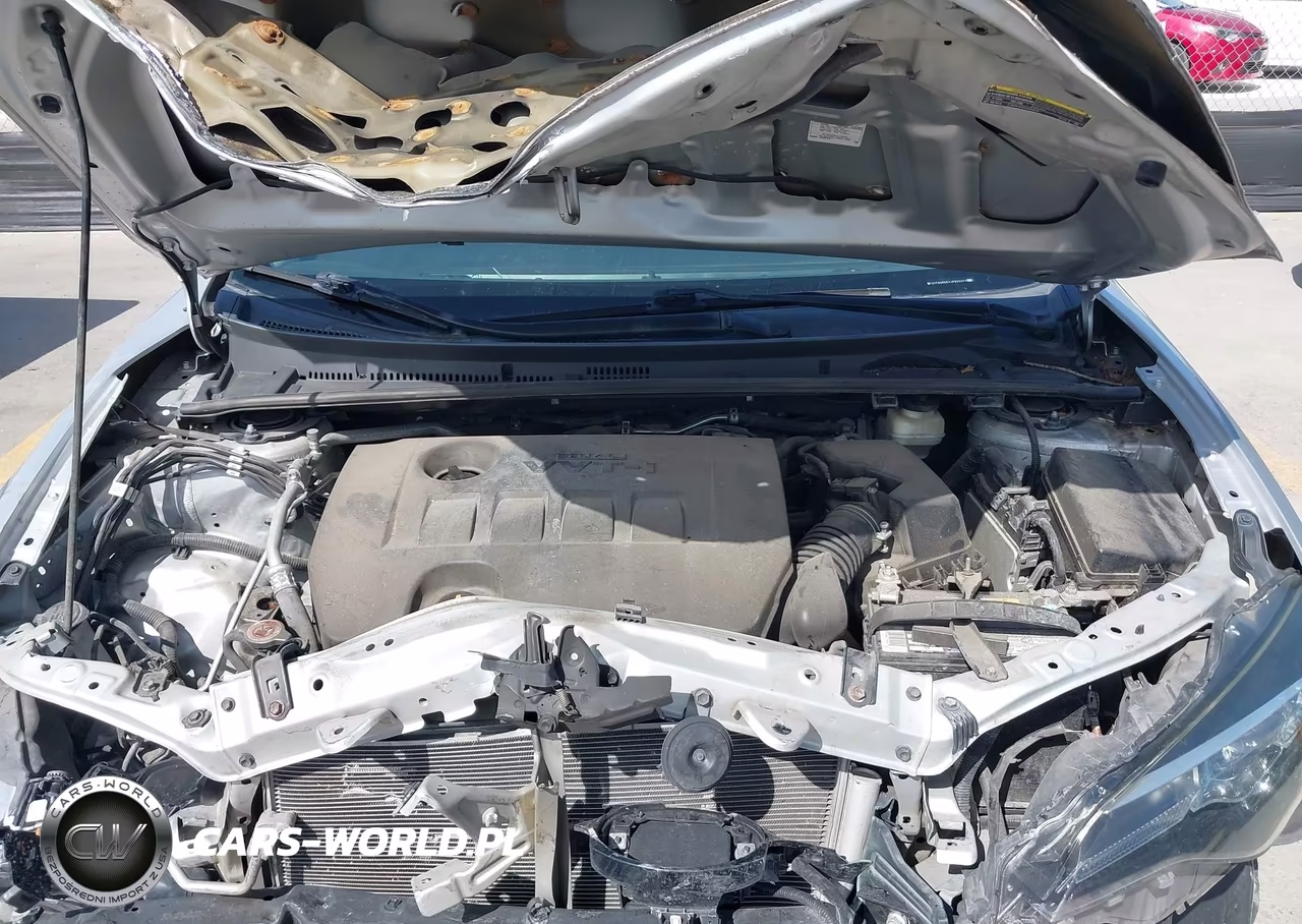 2018 Toyota Corolla Le VIN:5YFBURHE4JP833471 - 10