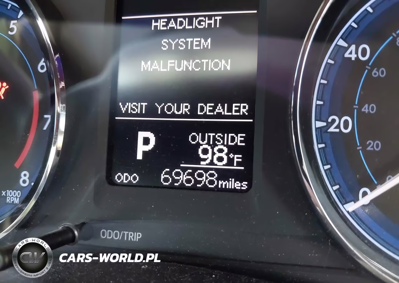 2018 Toyota Corolla Le VIN:5YFBURHE4JP833471 - 16