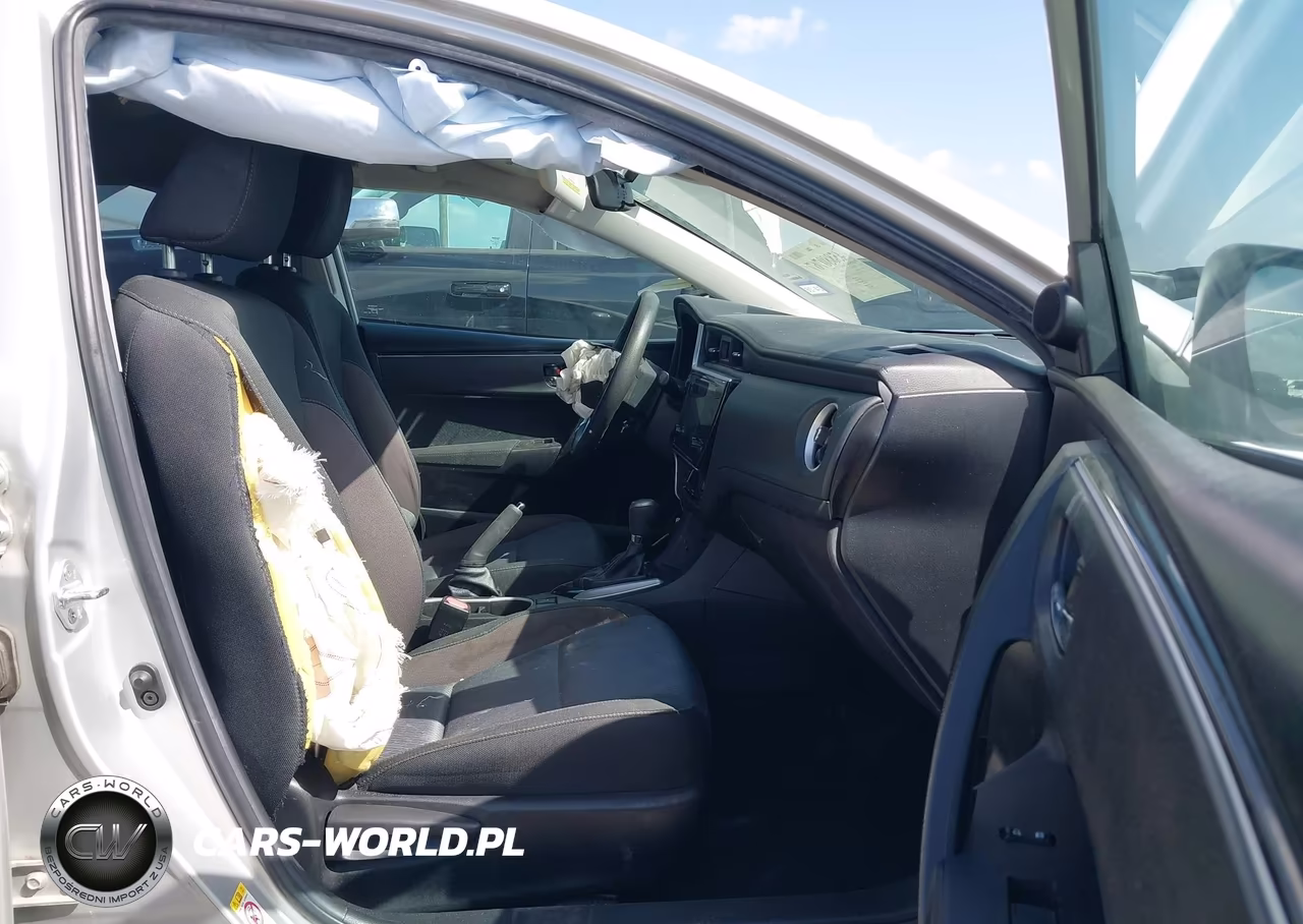 2018 Toyota Corolla Le VIN:5YFBURHE4JP833471 - 5