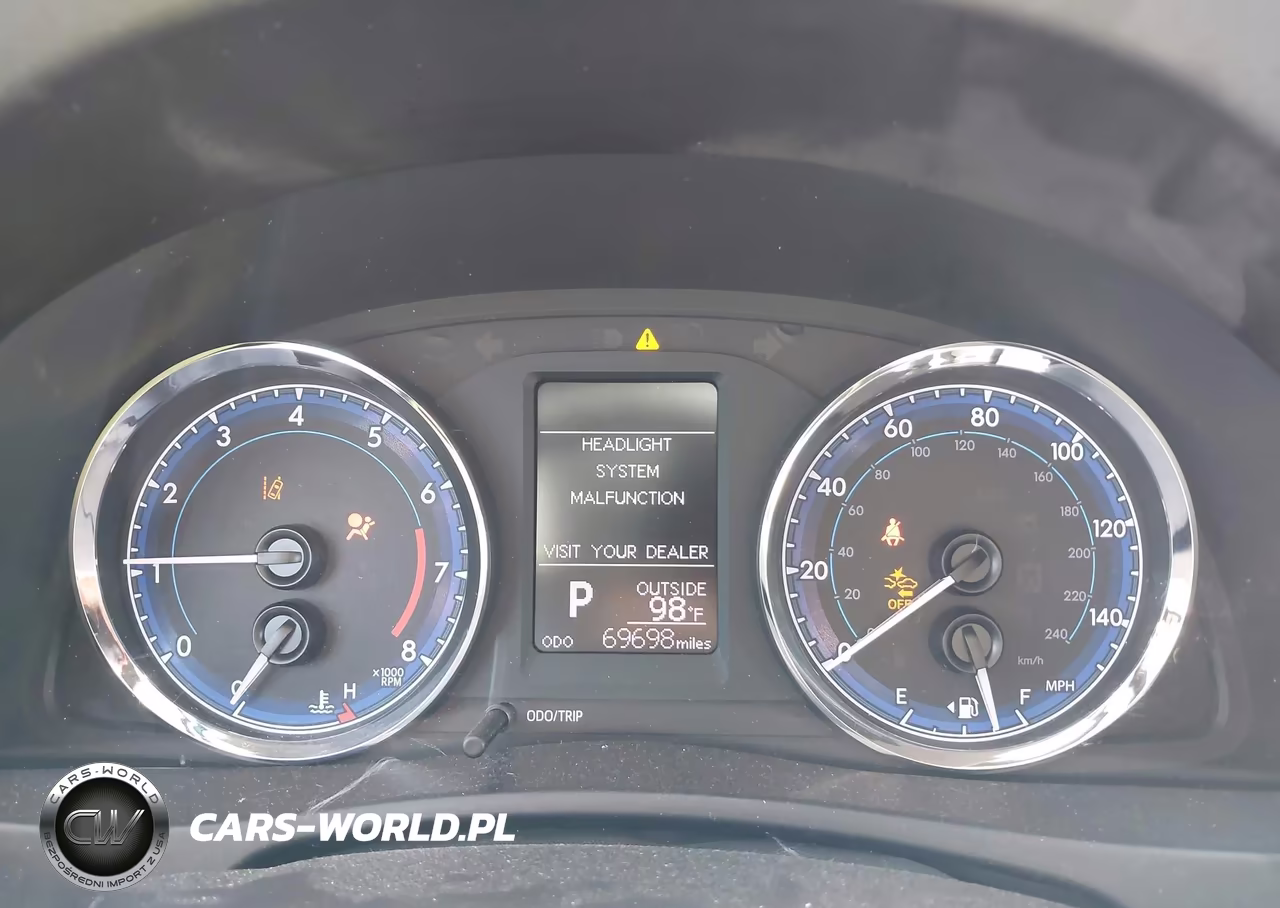 2018 Toyota Corolla Le VIN:5YFBURHE4JP833471 - 7
