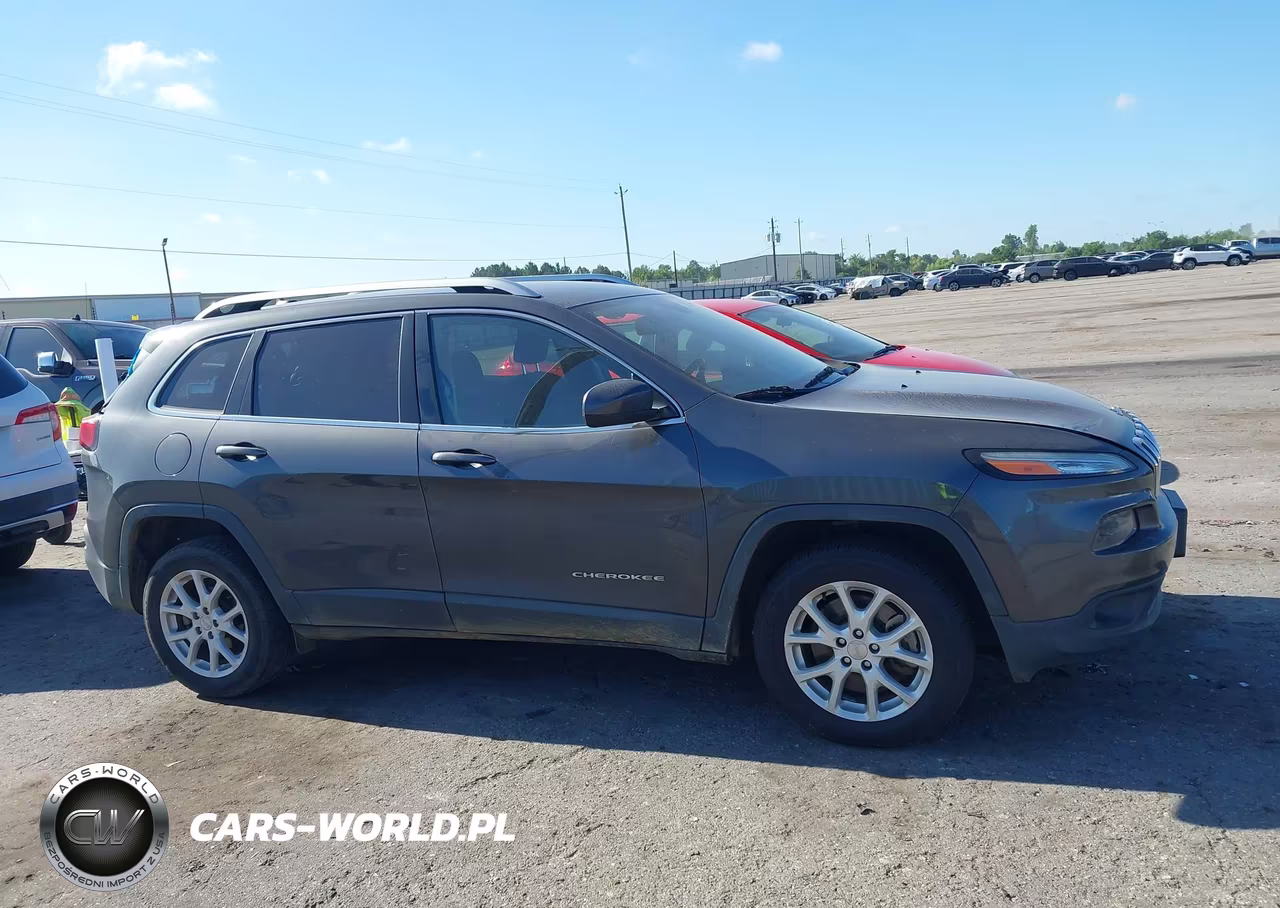 2015 Jeep Cherokee Latitude VIN:1C4PJLCB2FW791079 - 14
