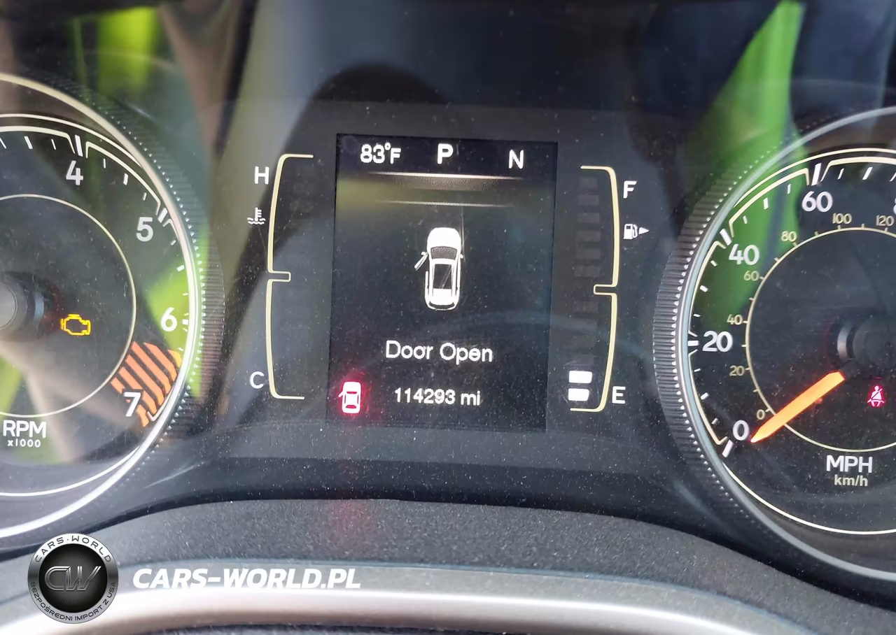 2015 Jeep Cherokee Latitude VIN:1C4PJLCB2FW791079 - 16