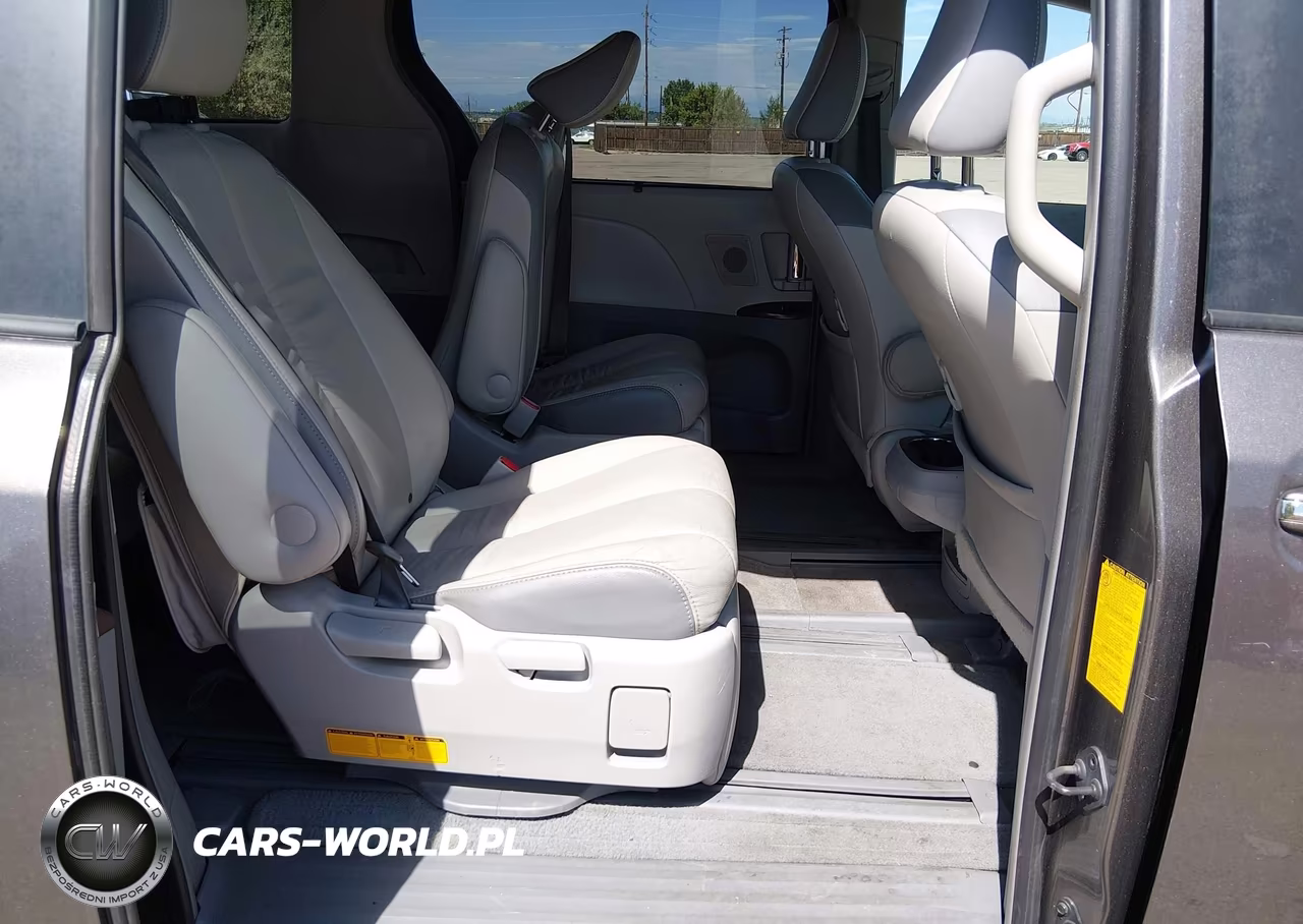 2012 Toyota Sienna Limited 7 Passenger VIN:5TDDK3DC8CS030771 - 8