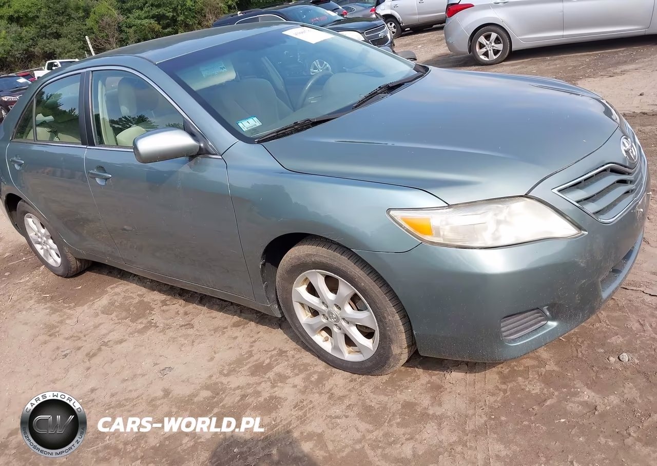 2011 Toyota Camry Le – zdjęcie 1 z 11