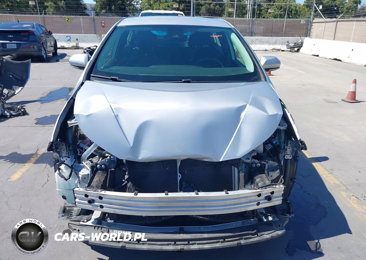 2022 Toyota Prius L VIN:JTDKAMFU8N3189834 - 13