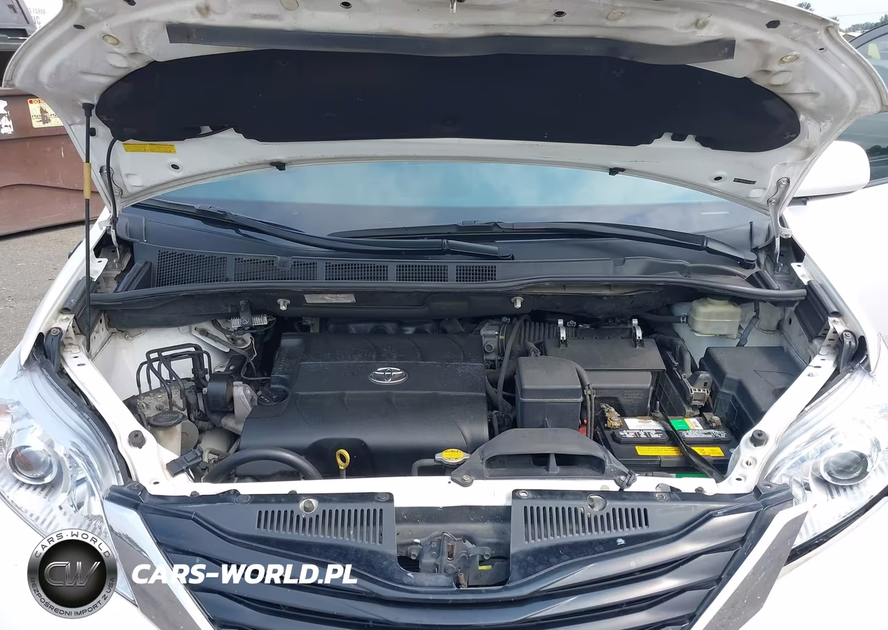 2011 Toyota Sienna Le V6 VIN:5TDKK3DC2BS002079 - 10