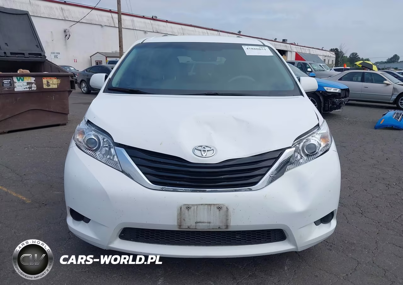 2011 Toyota Sienna Le V6 VIN:5TDKK3DC2BS002079 - 12