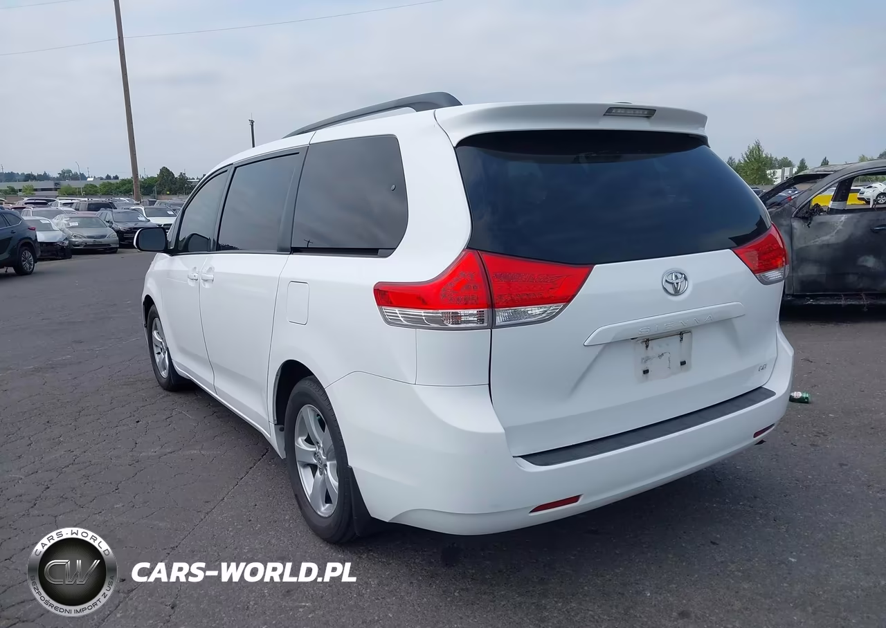 2011 Toyota Sienna Le V6 VIN:5TDKK3DC2BS002079 - 3