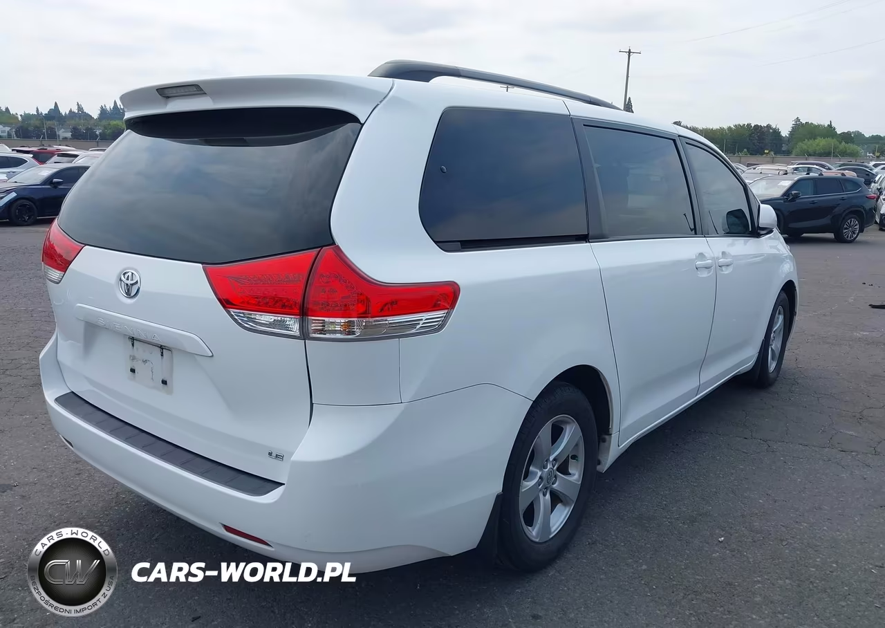 2011 Toyota Sienna Le V6 VIN:5TDKK3DC2BS002079 - 4