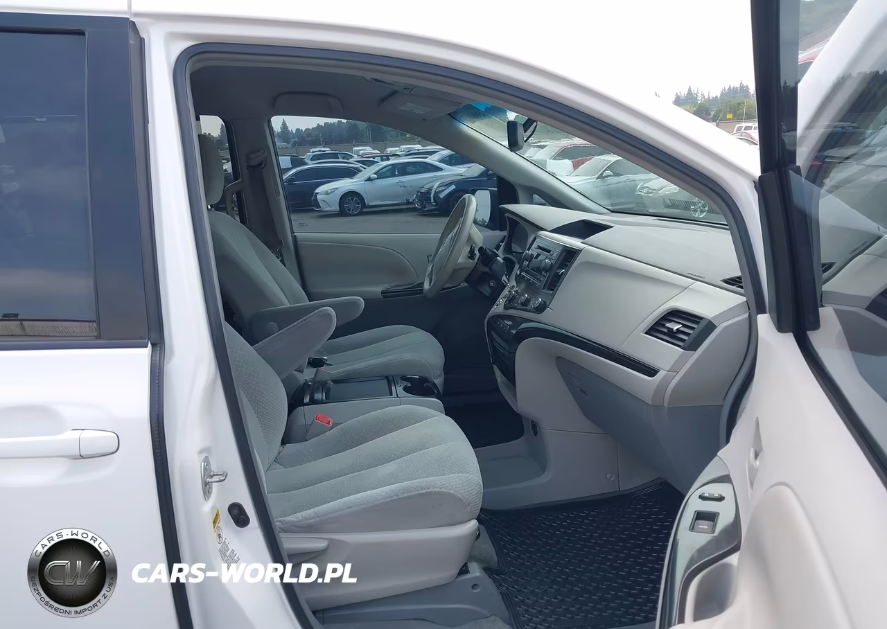 2011 Toyota Sienna Le V6 VIN:5TDKK3DC2BS002079 - 5
