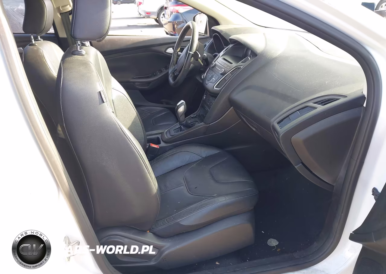 2015 Ford Focus Se VIN:1FADP3F2XFL331043 - 5