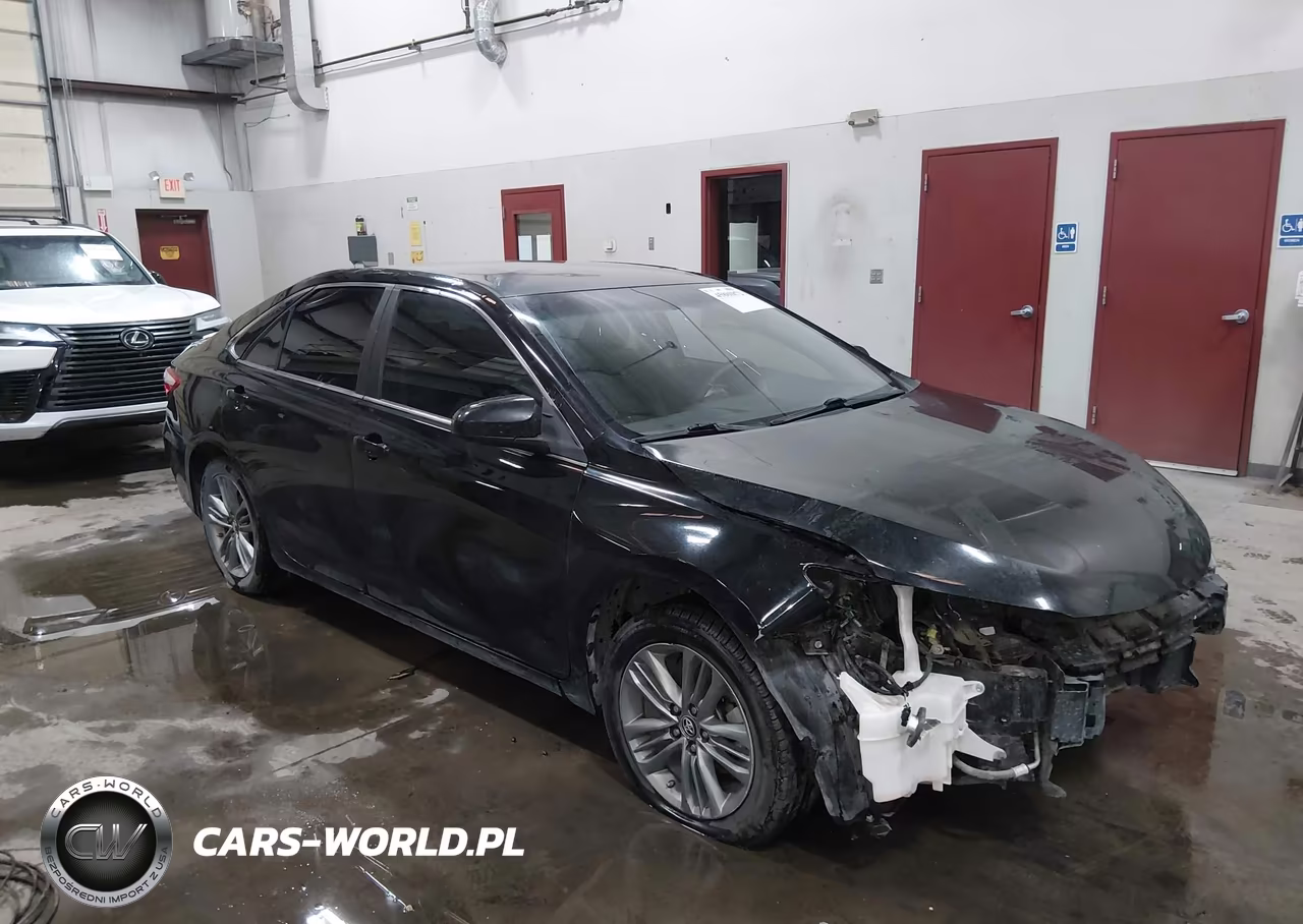 2015 Toyota Camry Se – zdjęcie 1 z 17