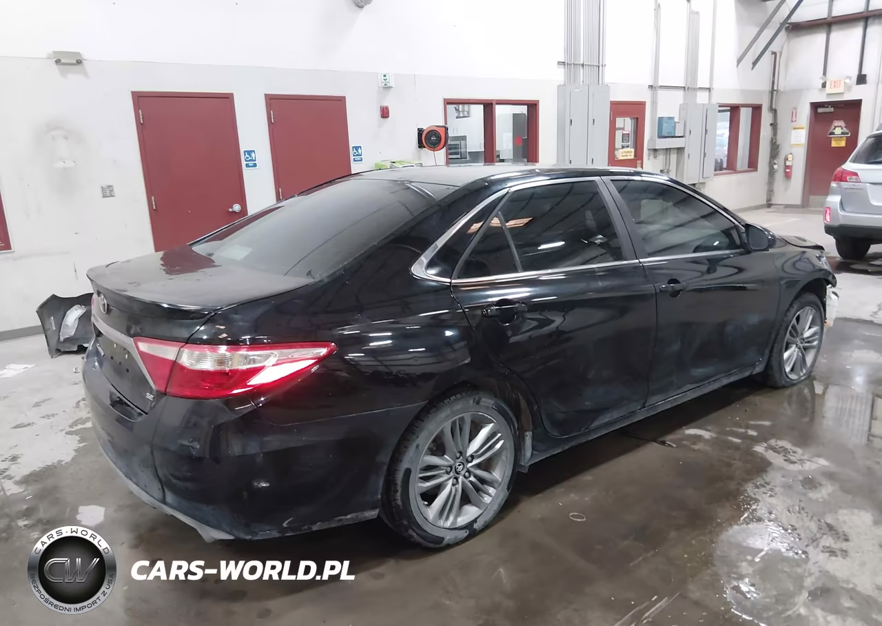 2015 Toyota Camry Se VIN:4T1BF1FK3FU953174 - 4