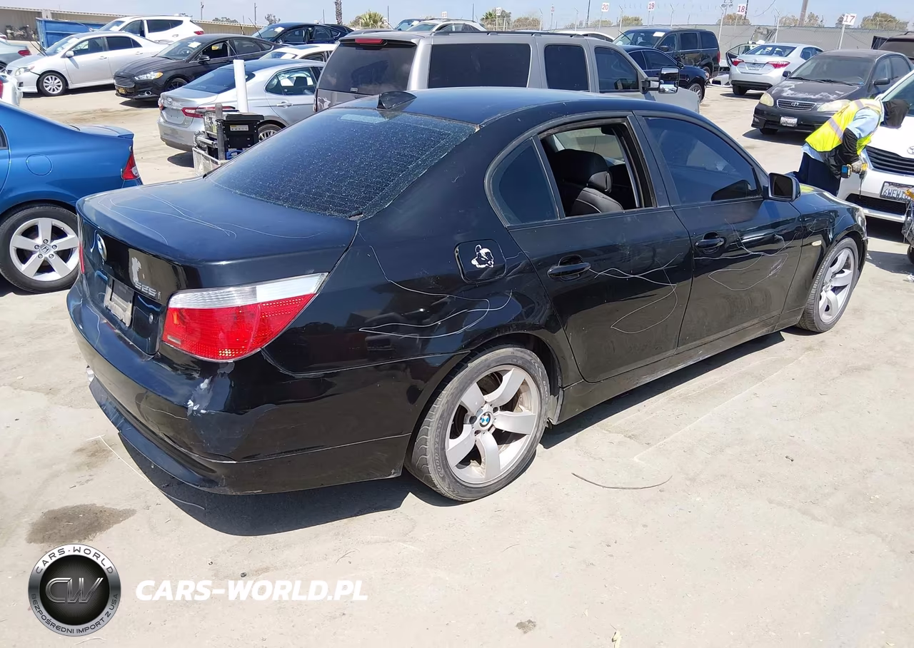 2007 BMW 525I VIN:WBANE535X7CW63707 - 4