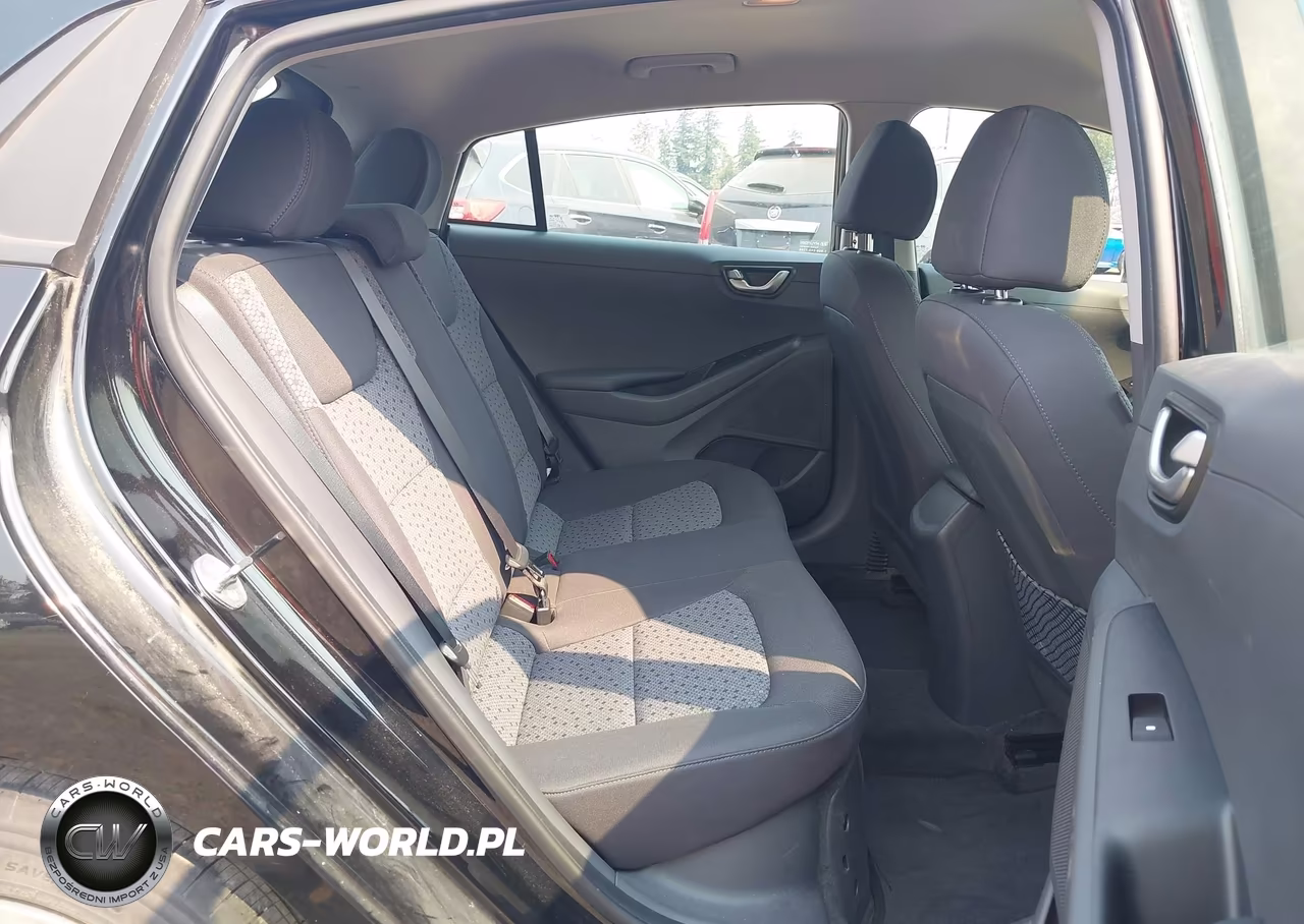 2019 Hyundai Ioniq Hybrid Blue VIN:KMHC65LC7KU159507 - 8