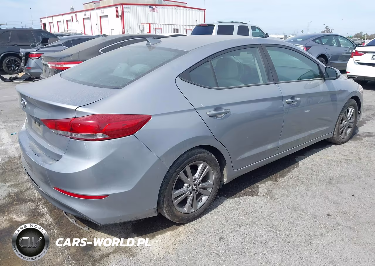 2017 Hyundai Elantra Se VIN:5NPD84LF4HH080516 - 4