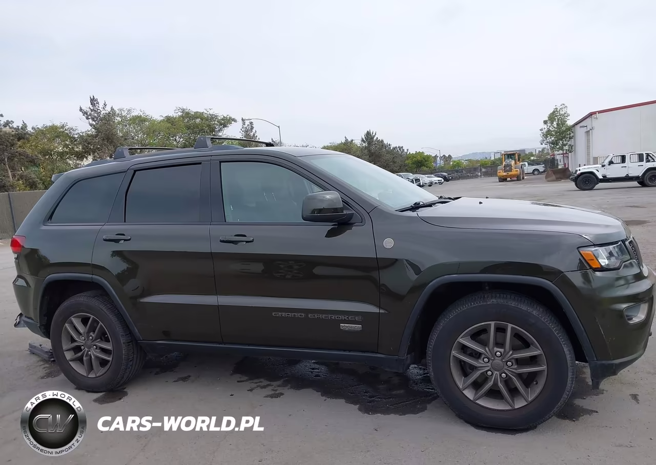 2016 Jeep Grand Cherokee 75Th Anniversary VIN:1C4RJFAG3GC456974 - 13