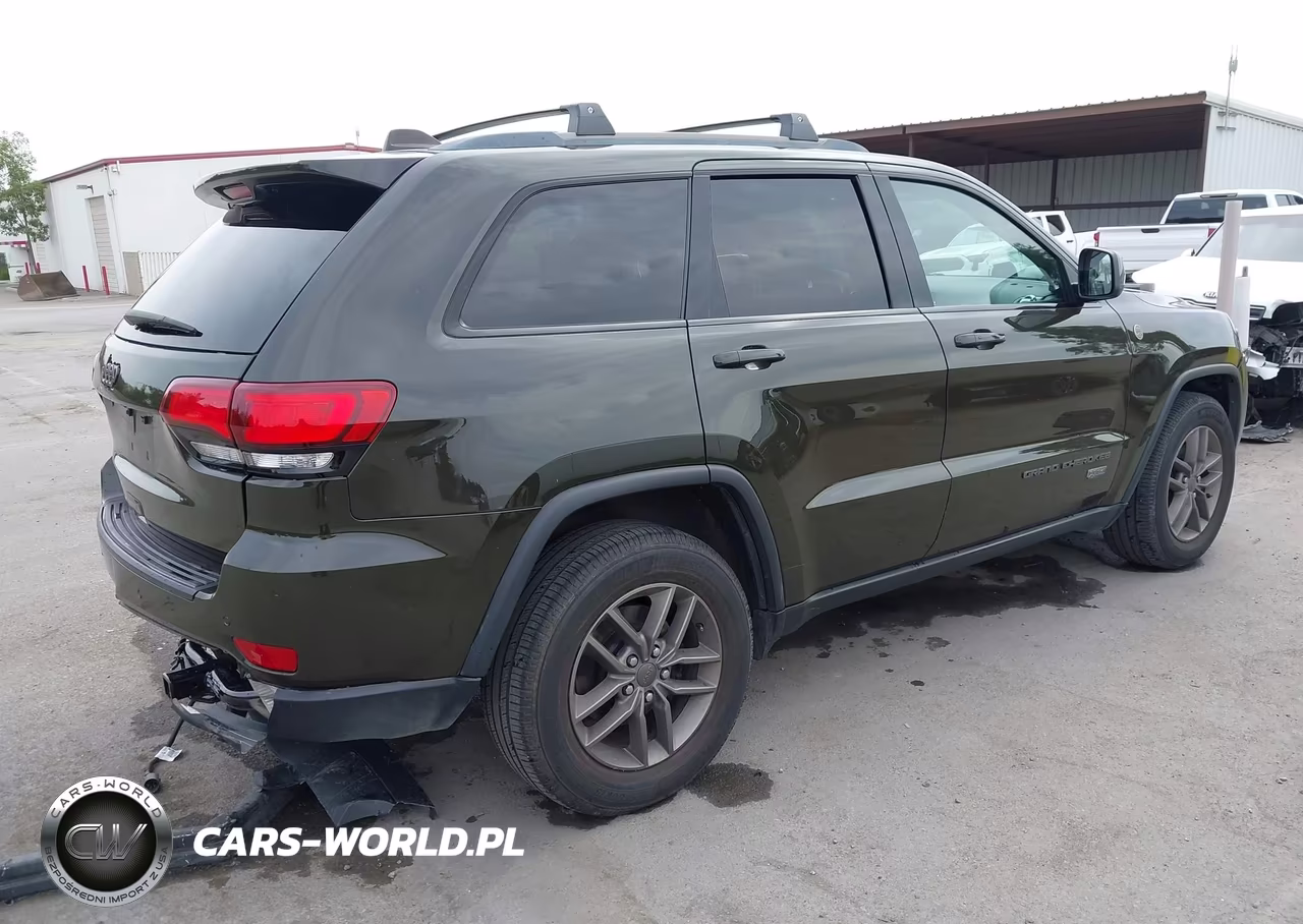 2016 Jeep Grand Cherokee 75Th Anniversary VIN:1C4RJFAG3GC456974 - 4