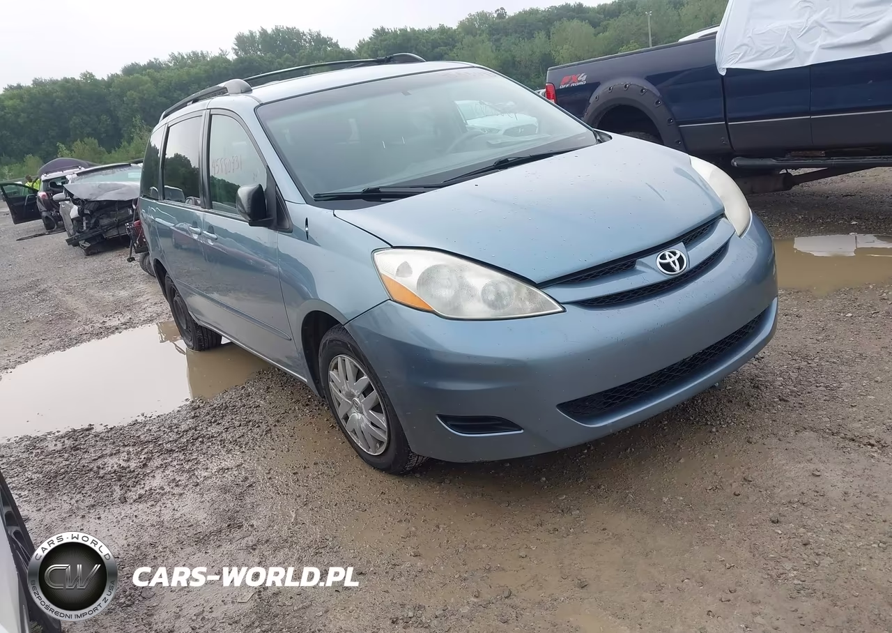 2009 Toyota Sienna Le – zdjęcie 1 z 11