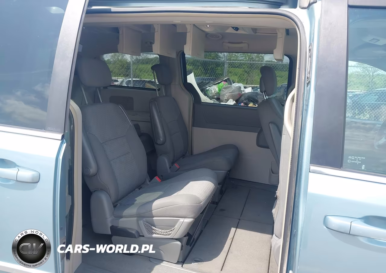 2010 Chrysler Town & Country Touring VIN:2A4RR5D18AR466581 - 8